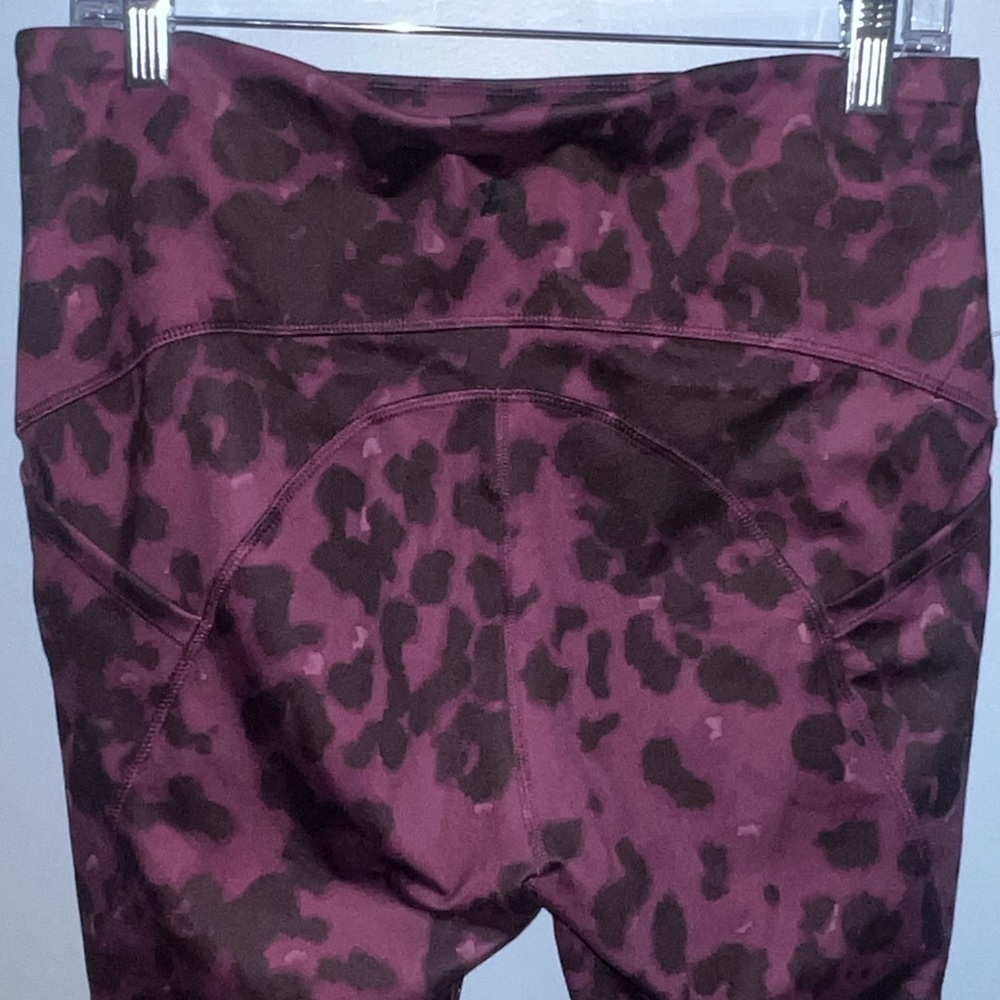 All in motion- Cheetah print leggings - Picture 4 of 6